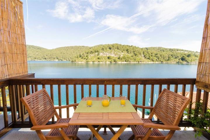 Ganze Wohnung, Jugo Apartment mit 1 Schlafzimmer, Balkon und Meerblick in Mljet