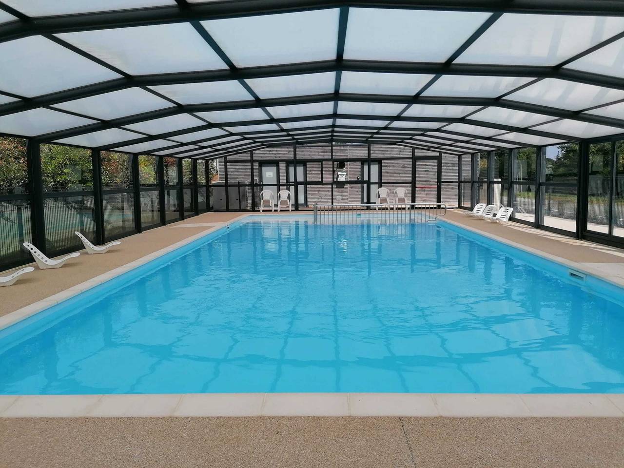 Chalet enchanteur à Arzal avec vue sur lac et piscine partagée in Arzal, Côte des Mégalithes