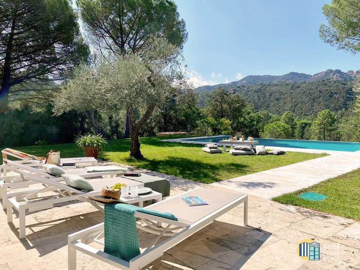 Ferienhaus für 8 Personen, mit Balkon/Terrasse und Garten sowie Pool an der Costa Brava