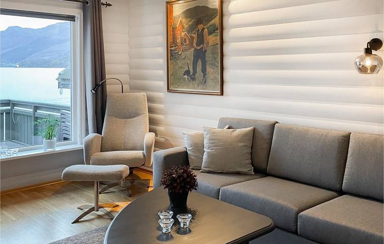 Ganze Ferienwohnung, Ferienwohnung für 7 Personen mit Terrasse in Vindafjord