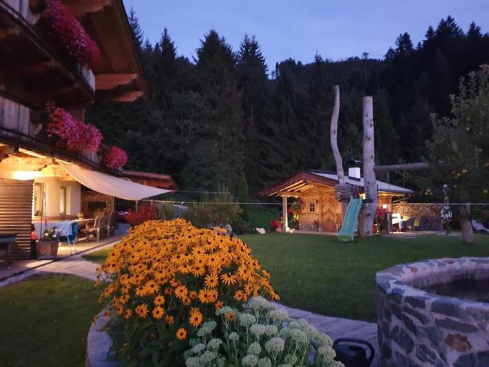 Ferienwohnung für 8 Personen, mit Ausblick und Garten