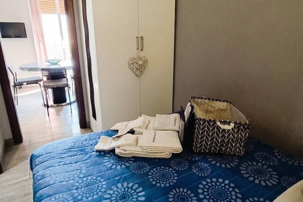 Ganze Wohnung, Homerez - Wohnung mit Meerblick in Aci Trezza in Aci Trezza, Aci Castello