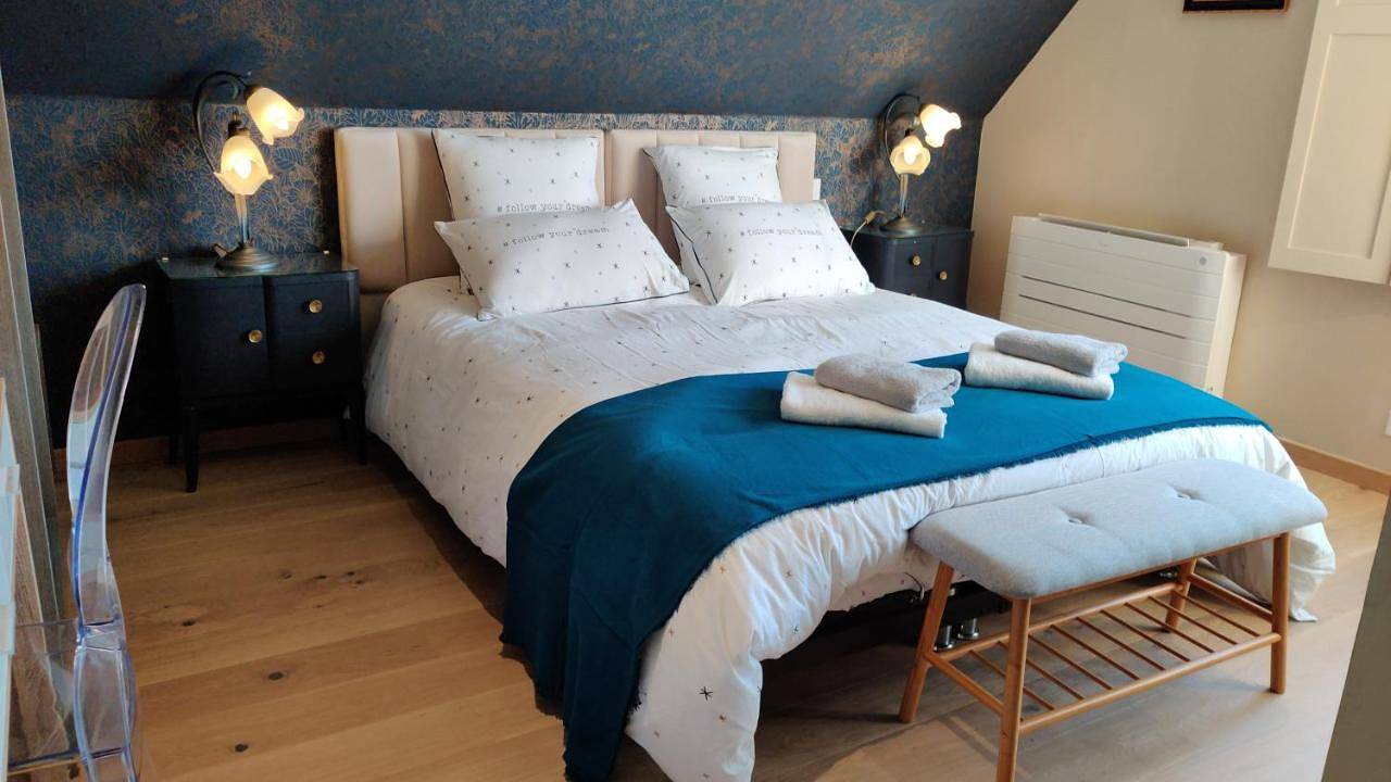Double or Twin Room with City View in Houdan, Yvelines