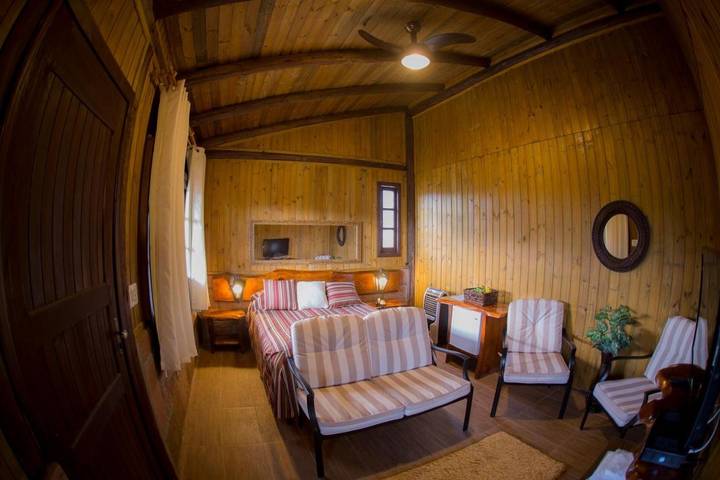 Casas e apartamentos de temporada para 2 pessoas, com vista e jardim e ainda piscina and sauna, com animais de estimação em São Francisco de Paula