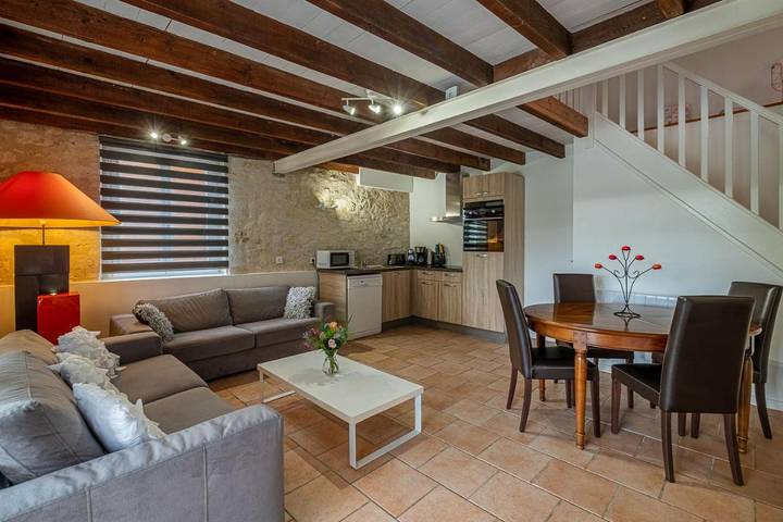 Maison de vacances pour 4 personnes, avec jardin et piscine ainsi que jacuzzi et terrasse