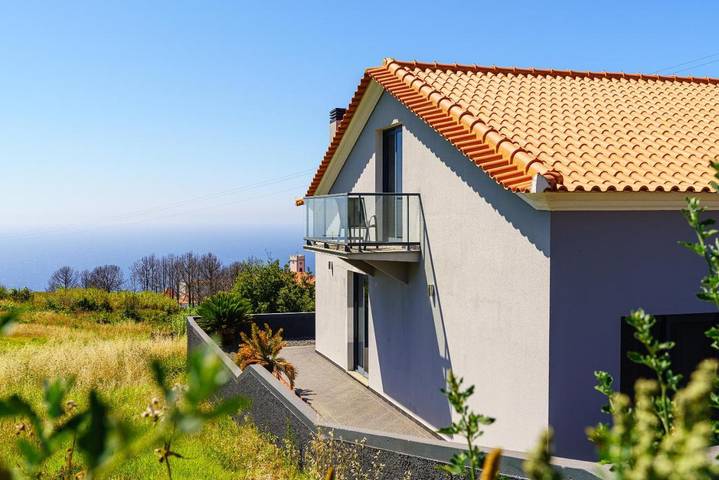 Location de vacances pour 6 personnes, avec vue et jardin à Ponta Do Pargo - 2
