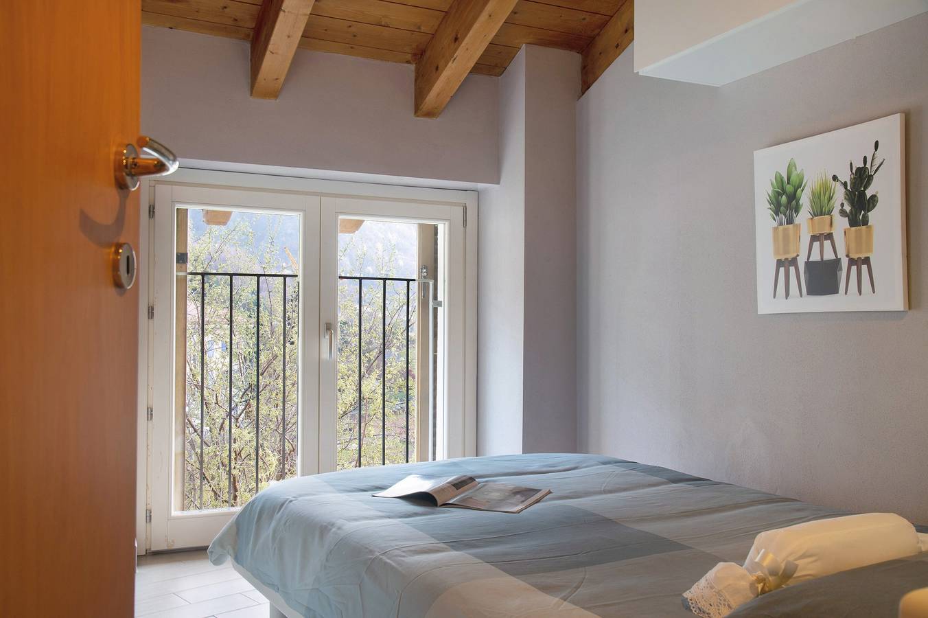 Hel lejlighed, Ferielejlighed for 4 personer med søudsigt in Castelveccana, Lago Maggiore i Lombardiet