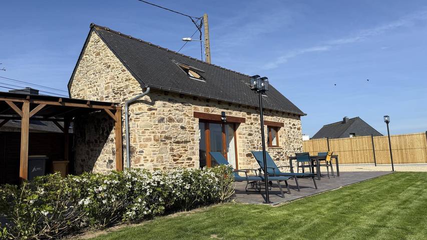 Gîte pour 2 personnes, avec Terrasse et Jardin à Lézardrieux - 2