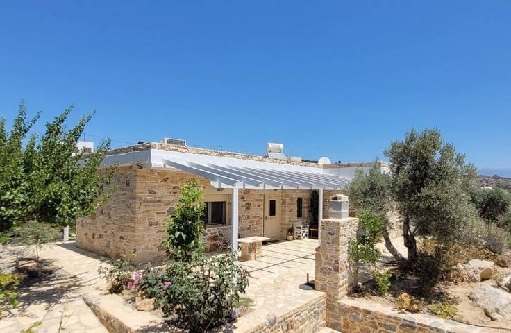 Ferienhaus für 4 Personen, mit Terrasse und Garten sowie Pool und Ausblick in Pitsidia