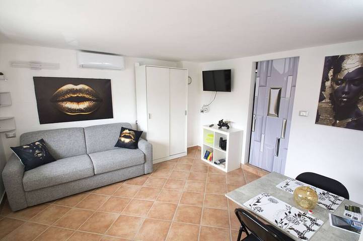 Ferienwohnung für 3 Personen, mit Terrasse in Germignaga