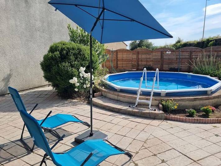 Chalet para 5 personas, con jardín y piscina - 1