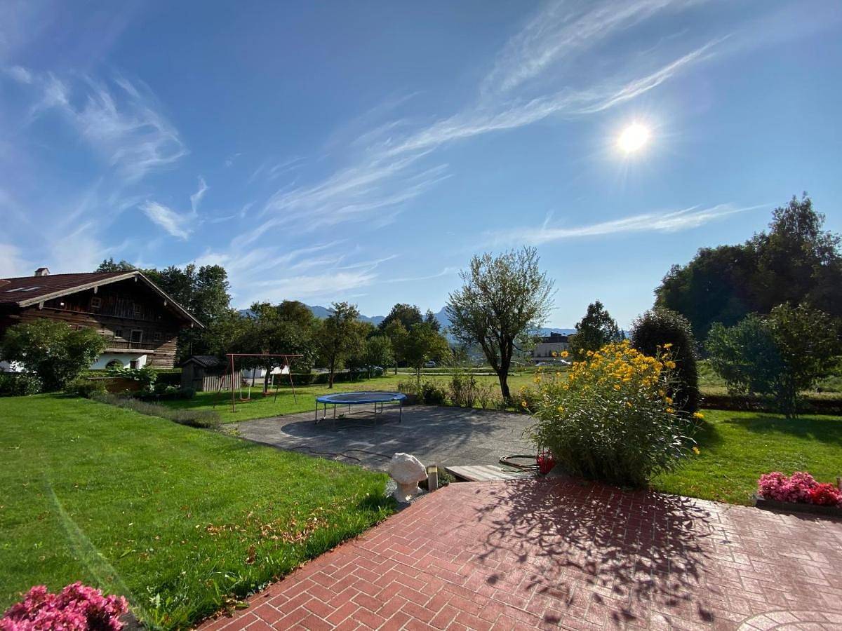 Small Double Room with Balcony in Mondsee (Stadt), Mondsee & Irrsee