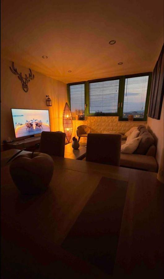 Appartement entier, Two-Bedroom Apartment with Balcony in Yutz, Moselle