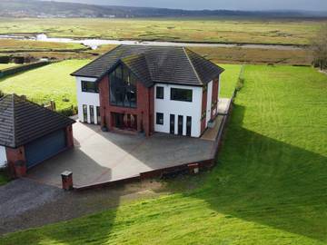 Cottage for 12 People in Swansea region, Photo 1