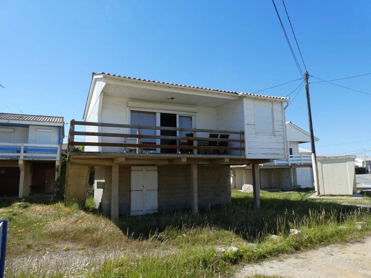 Two-Bedroom House in Plage des Chalets, Gruissan