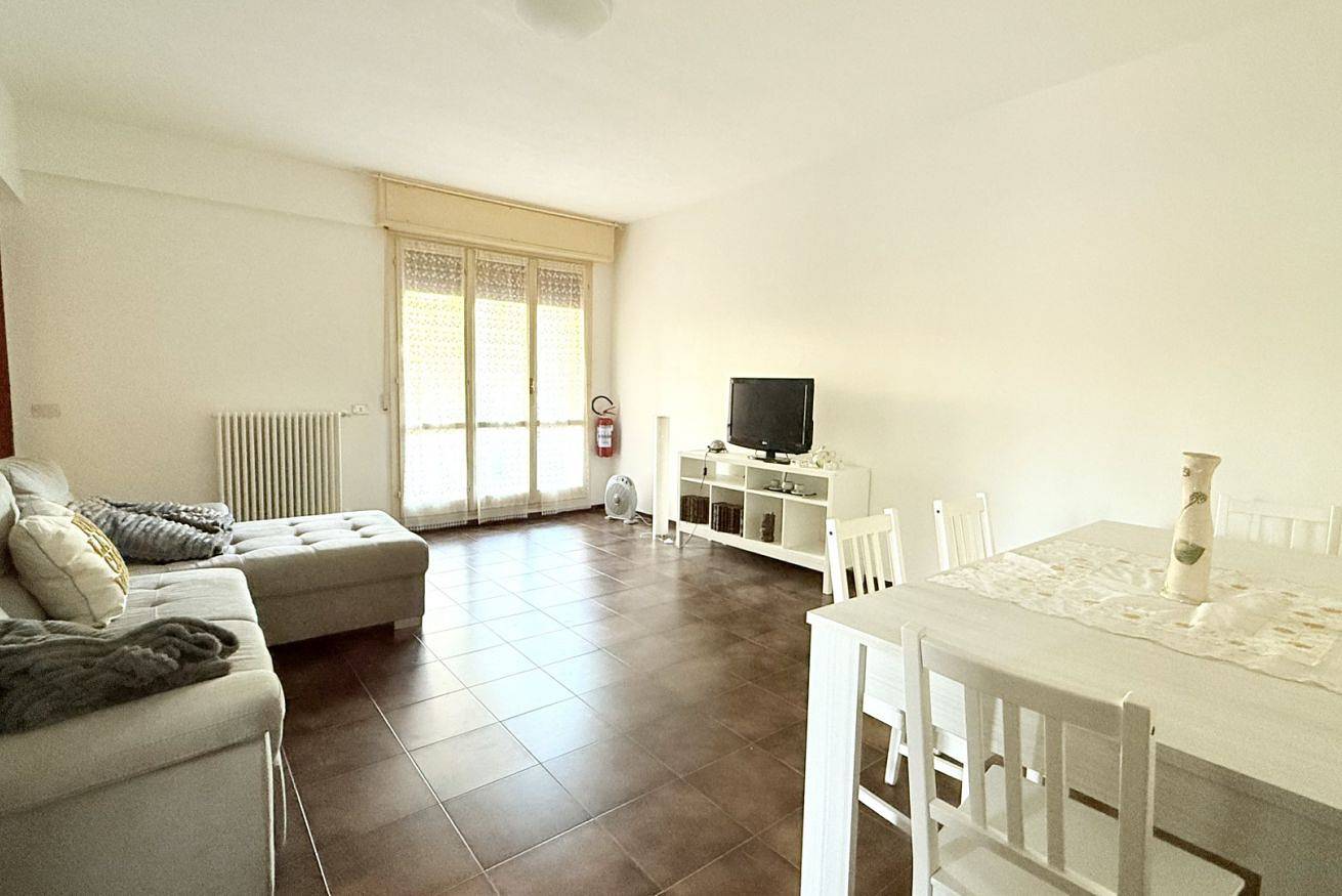 Apartamento entero, Se154 – Senigallia, large four-room apartment convenient to services in Senigallia, Senigallia (Municipality)