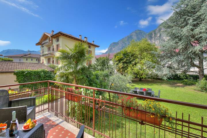 Location de vacances pour 7 personnes, avec balcon, adapté aux familles à Varone