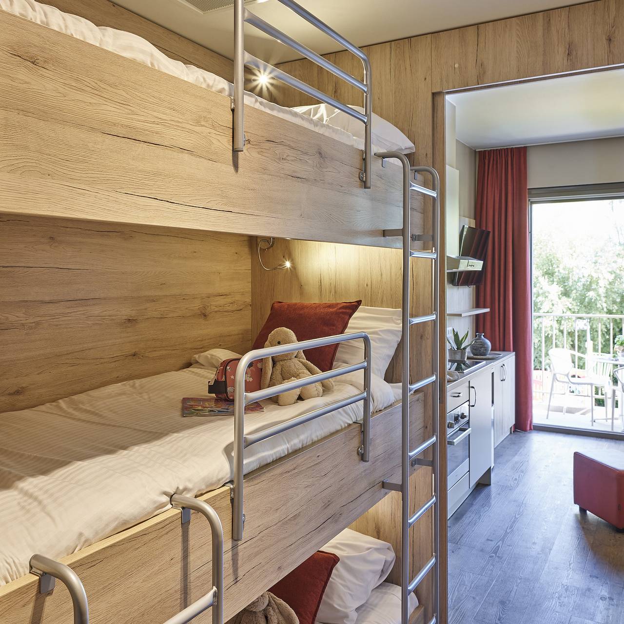 Ganzes Studio, Holiday Suites Westende — Familienstudio | 2 Erwachsene - 3 Kinder in Westende, Middelkerke
