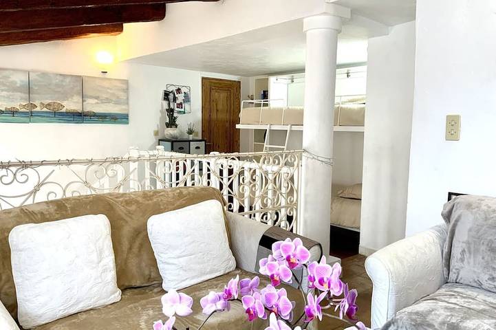 Duplex house with garden in the hills above Cagnes in Cagnes-sur-Mer, Costa mediterránea (Francia)