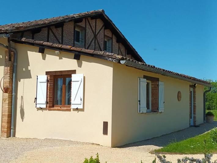 Location de vacances pour 2 personnes, avec jardin ainsi que piscine et vue à Puycornet - 2