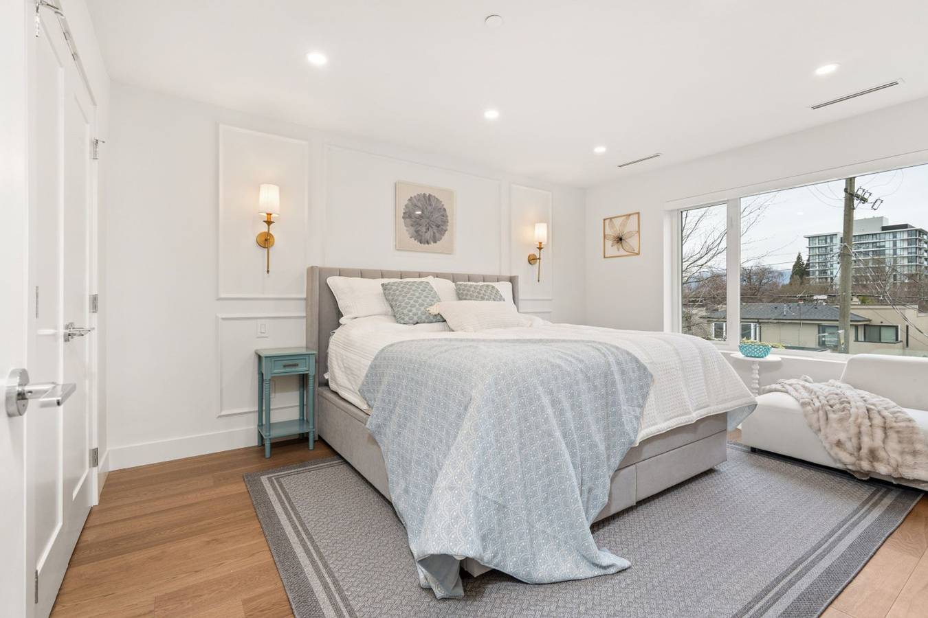 Elegant 4Br Home | Central Vancouver Stay in Vancouver, Columbia Britannica