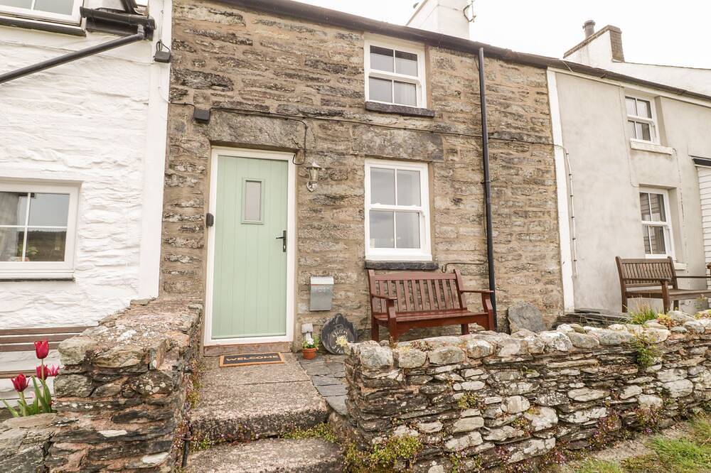 Afallon, family friendly, character holiday cottage in Penmachno in Penmachno, Snowdonia