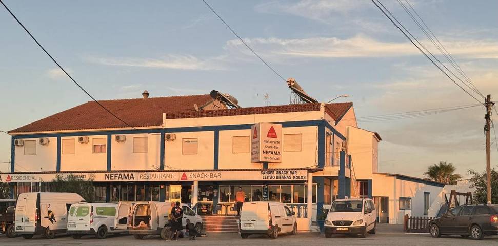 Gîte pour 3 personnes, avec bassin pour enfant et piscine ainsi que vue et jardin, animaux acceptés dans Ourique - 2