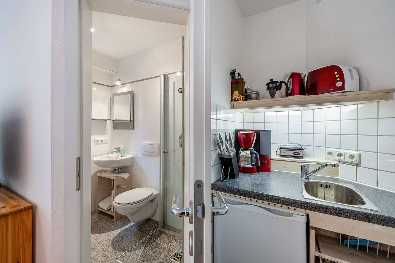 Studio 'Remke' met privéterras en Wi-Fi, foto 11