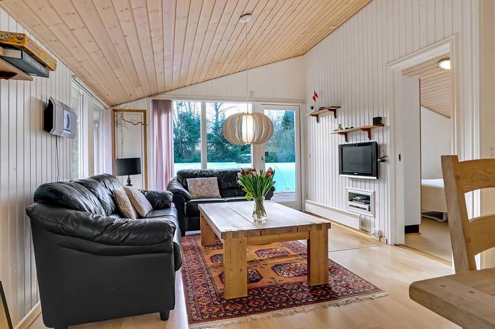 Stunning home in Hals w/ WiFi, 3 Bedrooms and Outdoor swimming pool in Hou, Aalborg und Umgebung