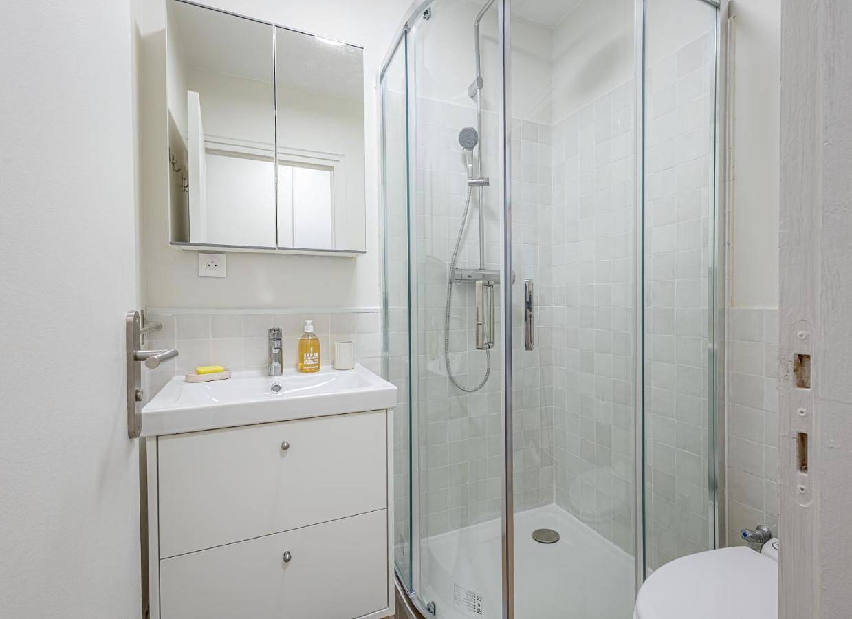 Appartement entier, One-Bedroom Apartment in Le Bouscat, Région de Bordeaux
