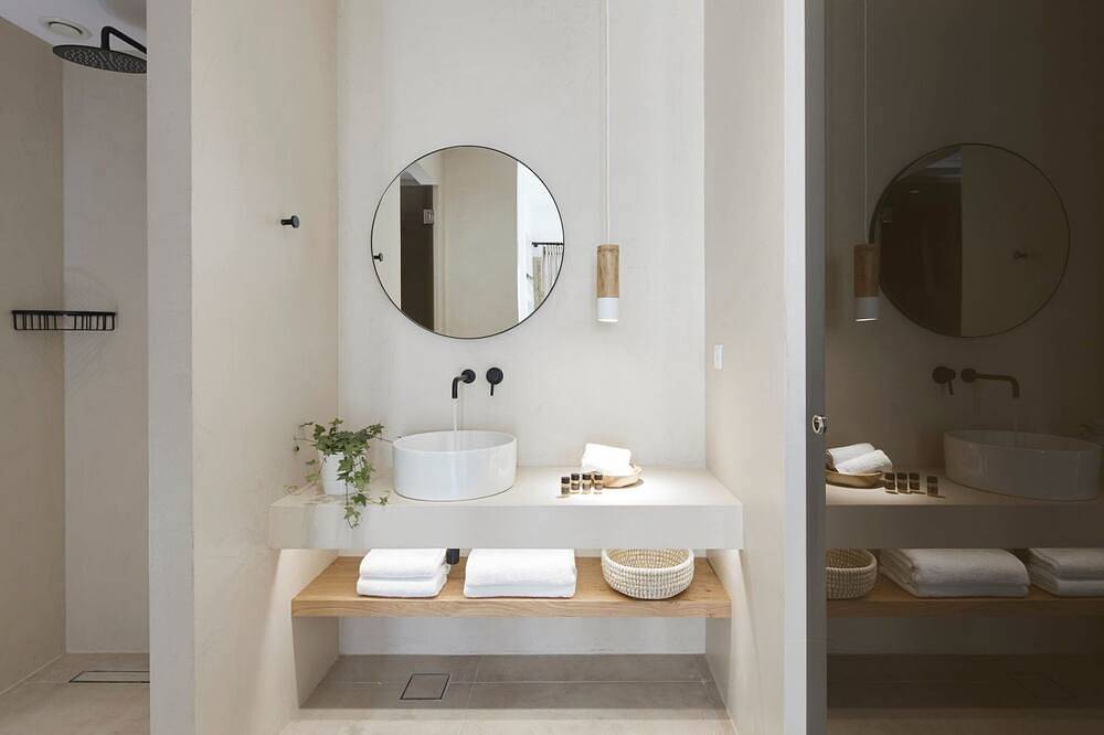 Luxury Milos Apartment | Superior Suite | 1 Bedroom | Well Furnished Interior |. in Milos