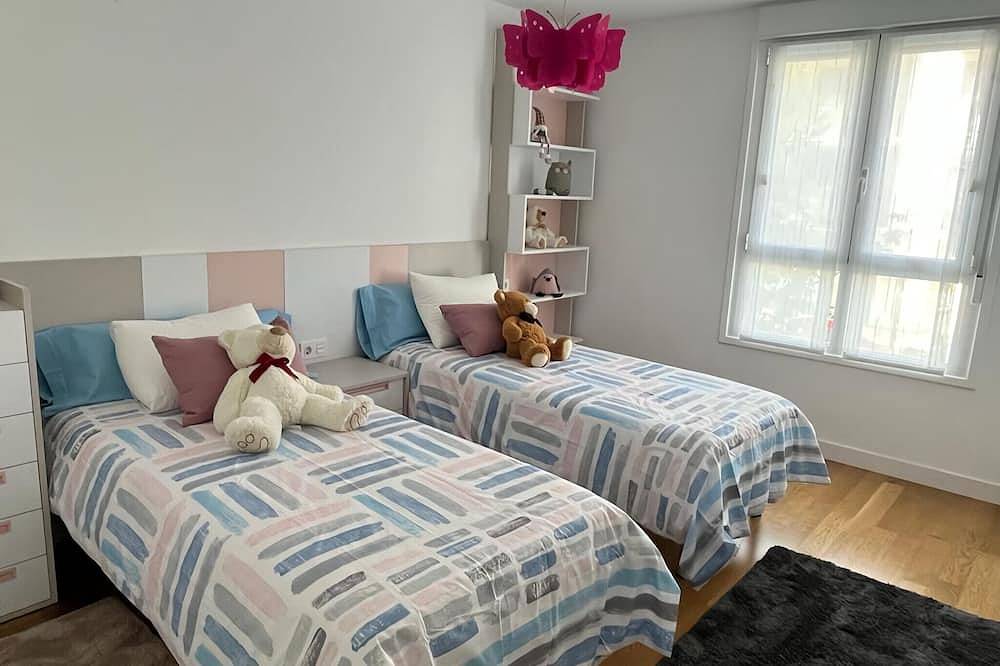 Entire apartment, Palota Apartment - Modern and cosy flat. Ideal for families by Egona in Orio, Basque Coast (Spain)