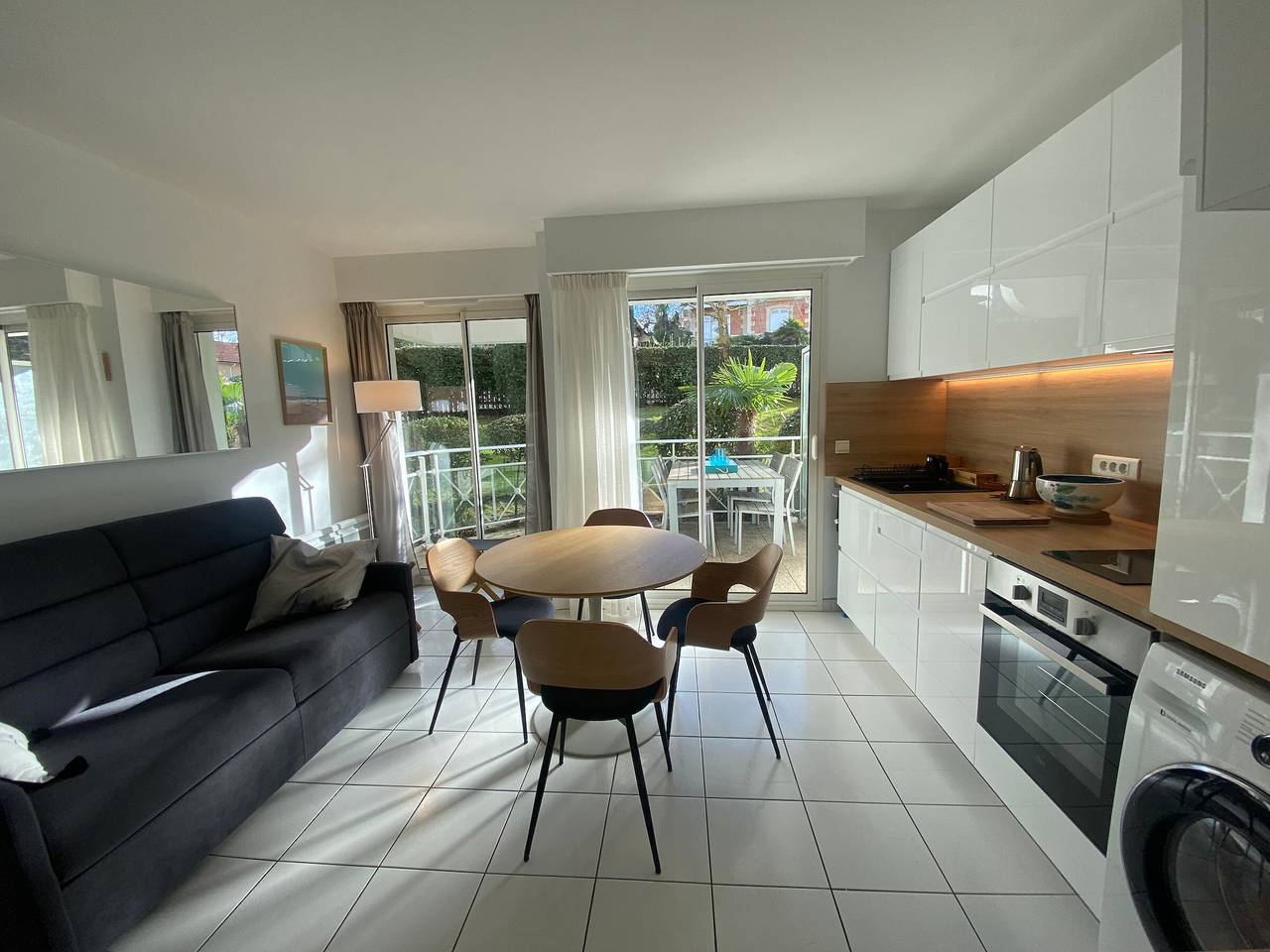 Appartement entier, Appartement T2 en Front de Mer à Arcachon, Accès Direct Plage, Parking, Animaux Admis in Arcachon, Région d'Arcachon