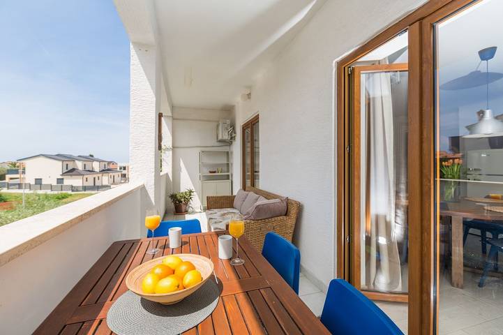 Ferienwohnung für 4 Personen, mit Balkon und Garten in Vranići (Poreč)