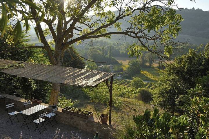 Spacious Apartment in lovingly restored Countryhouse in Montone (Italia), Valtiberina