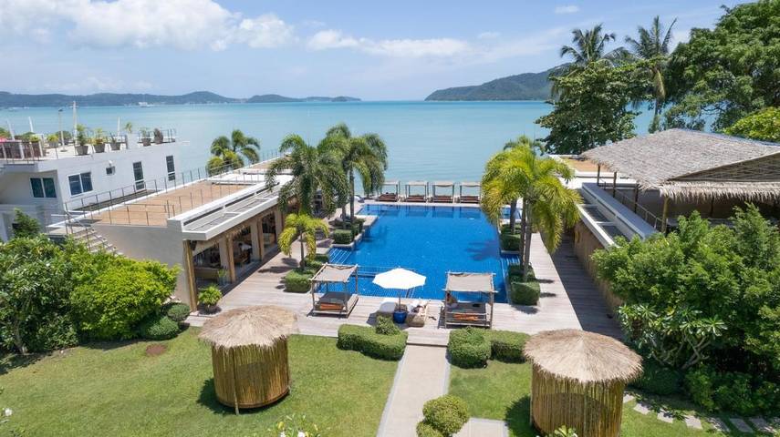 Resort for 2 personer, med udsigt og have såvel som pool og børnepool i Phuket
