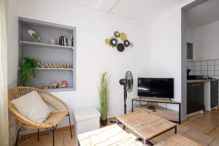 Casa luminosa vicino al centro con Wi-Fi a Carpentras in Carpentras, Parco naturale regionale del Mont Ventoux