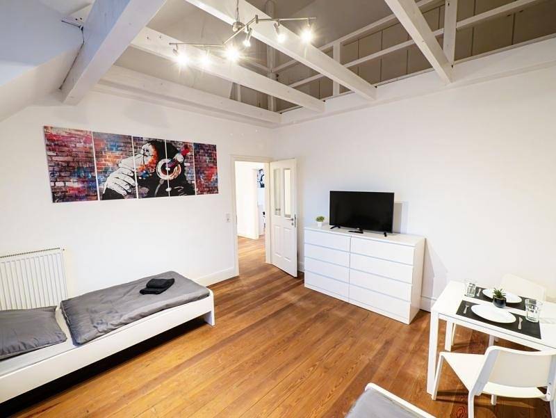 Ganze Ferienwohnung, Große Monteurwohnung in Villa - 4 Zimmer (8 Personen), Wlan, Tv, Küche - Ahrensburg Nähe Hamburg in Ahrensburg, Kreis Stormarn