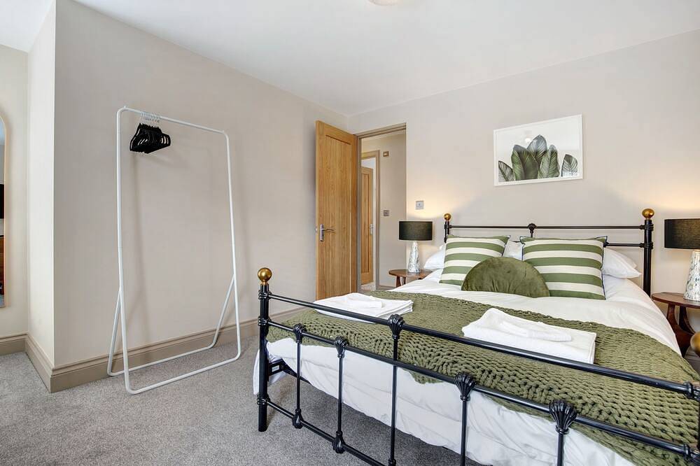 Beautifully refurbished cottage in Lower Wivenhoe with games room, pet friendly! in Wivenhoe, Colchester
