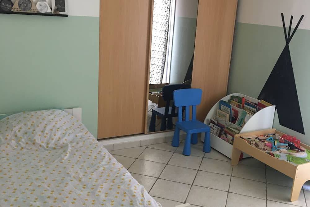 Villa ideal for families with children in Pertuis, Parc naturel régional du Luberon