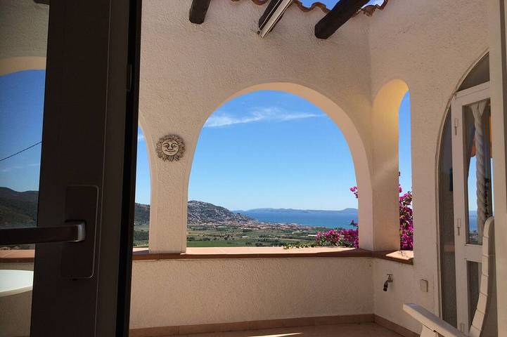 Villa für 6 Personen, mit Garten und Balkon sowie Whirlpool an der Costa Brava