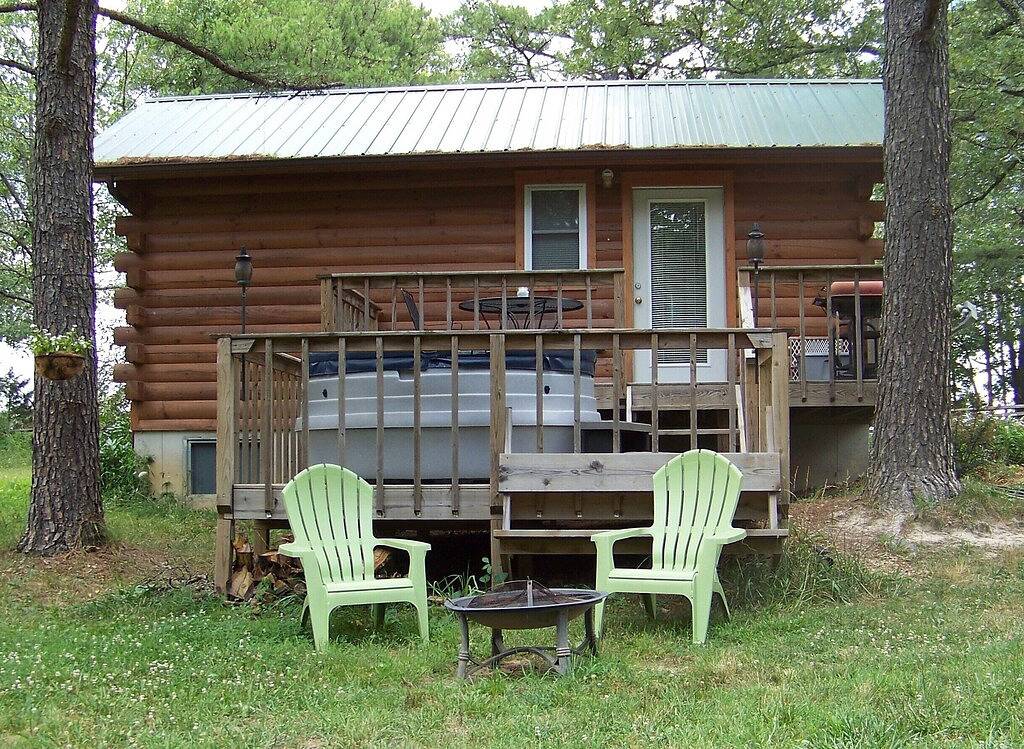 Jacks Log Cabin In der Nähe Meramec River in ruhiger Waldeinstellung mit Whirlpool in Crawford County (MO)