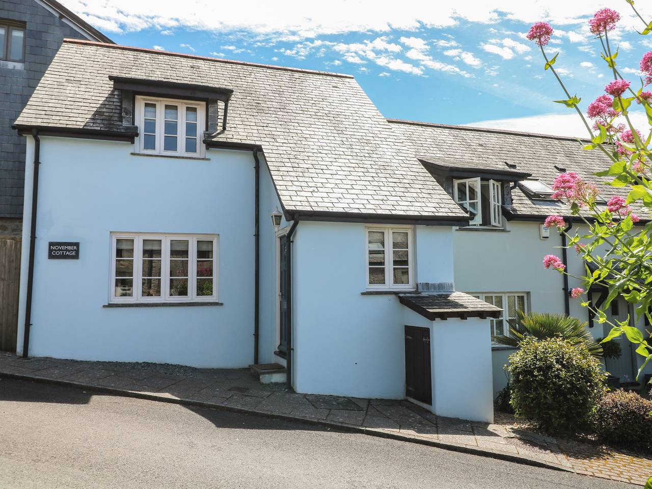 November Cottage in Dittisham, Devon