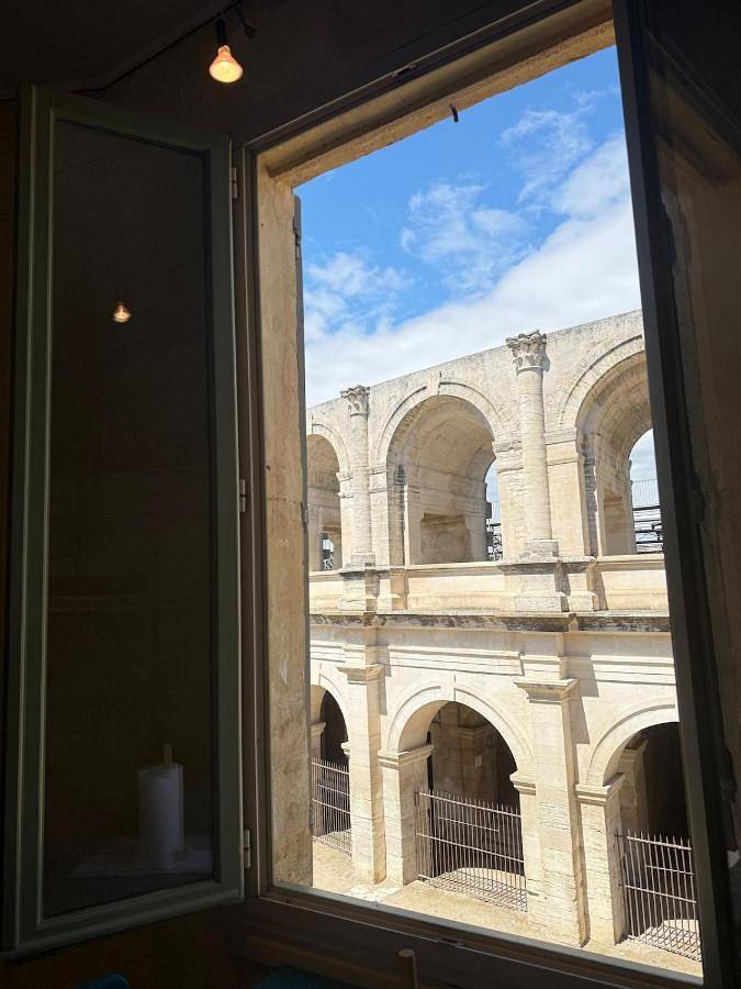Gîte pour 2 personnes, avec vue, adapté aux familles dans Arenes D Arles
