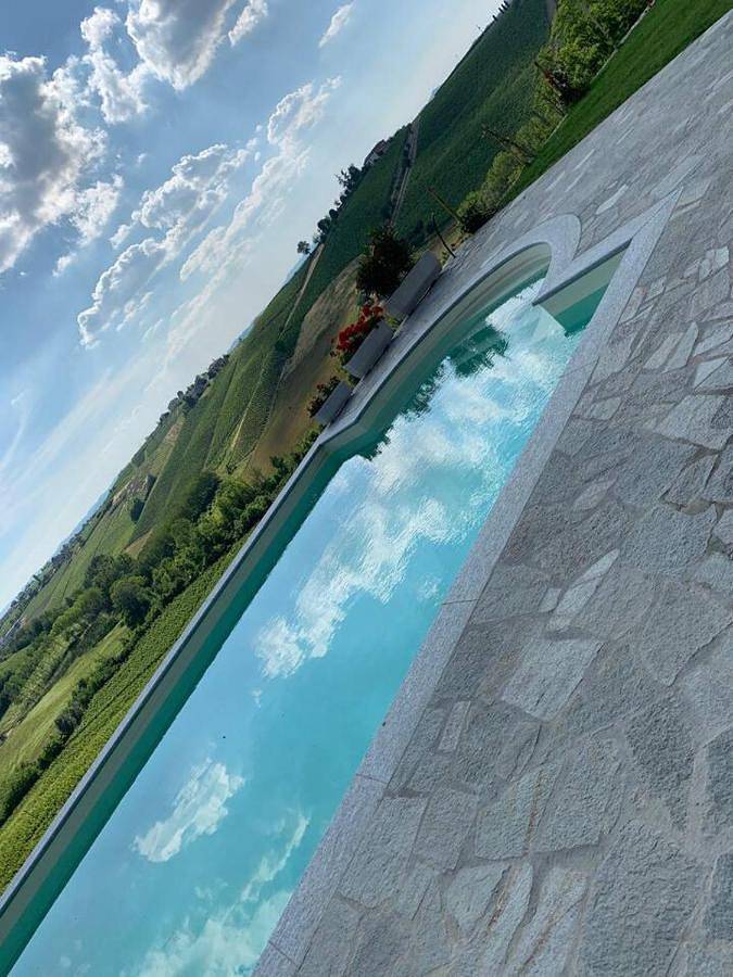 Villa per 12 persone, con Balcone e Terrazza nonché Piscina e Panorama a Nizza Monferrato