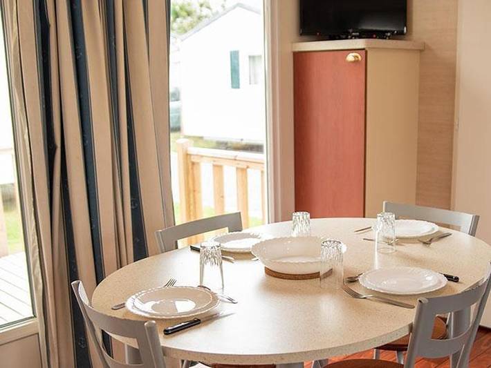 Camping Les Flots-Atlantique Village 2  - Mobilheim 4 personen - Confort 2 - 30m² in Saint-Pierre-d'Oléron, Côte de Beauté