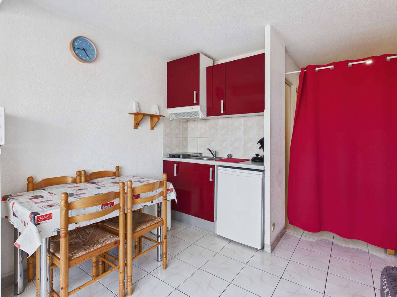 Studio entier, Studio Cabine 4 pers, Terrasse, Parking Privé, Marseillan in Marseillan, Côte méditerranéenne (France)