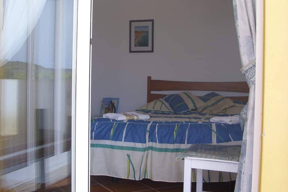Casa com 2 quartos com jardim e área para churrasco isolada, acesso gratuito à Internet, praias in Parque Natural do Sudoeste Alentejano e Costa Vicentina