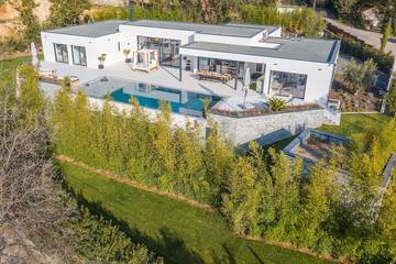 Location de vacances pour 12 personnes, avec jardin, animaux acceptés à Trans-en-Provence