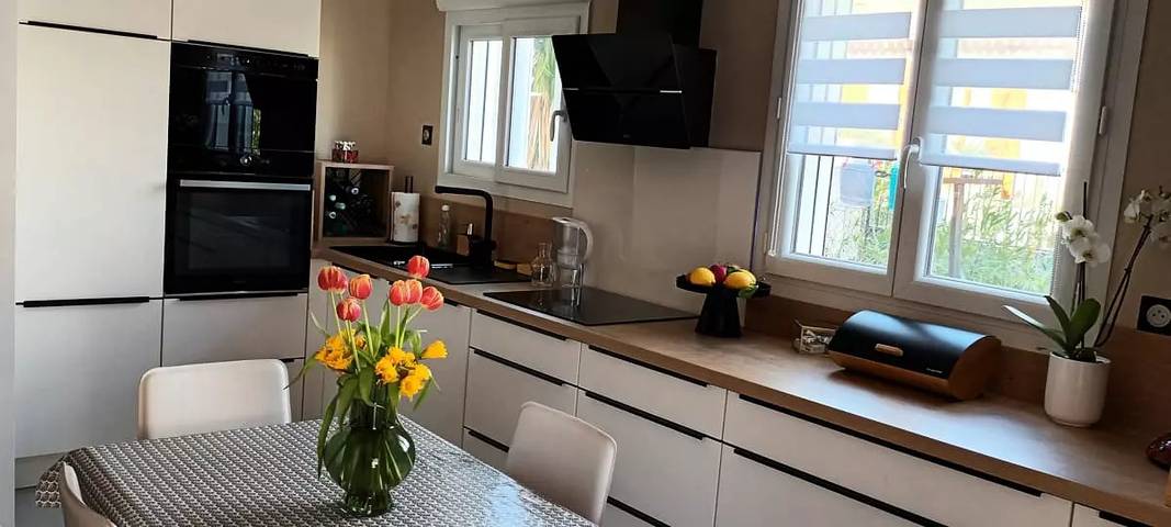 Gîte pour 2 personnes, avec terrasse dans Plage Des Capucins La Ciotat - 4